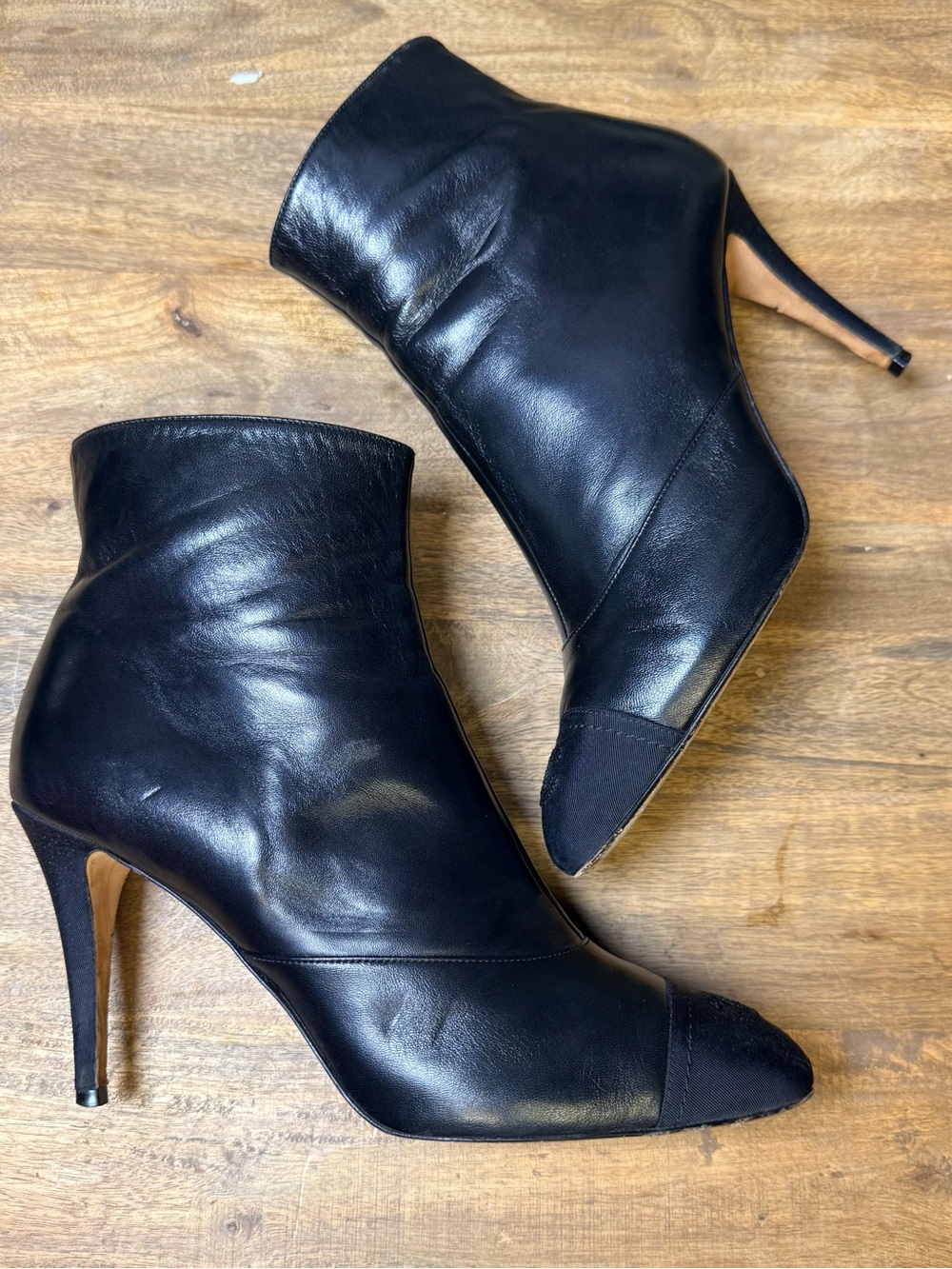 CHANEL Black Leather Pointed-Toe Stiletto Ankle Booties 42
